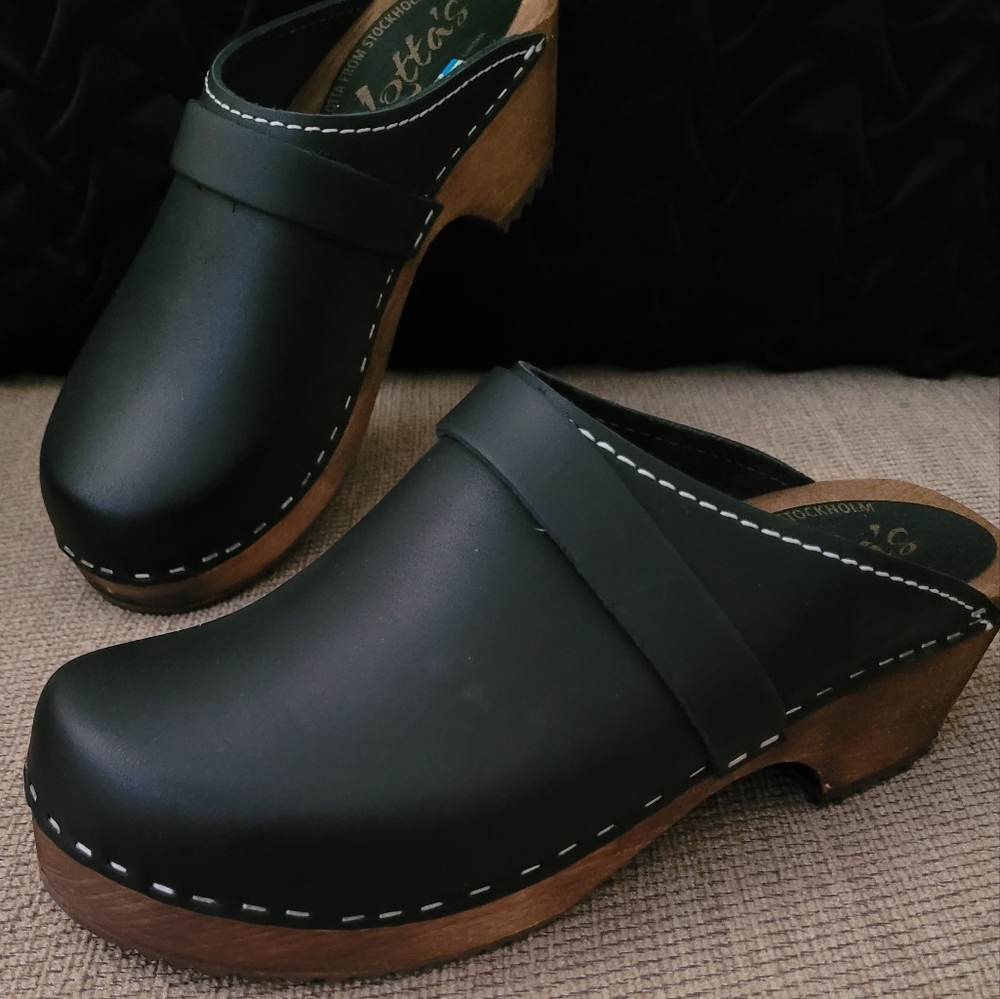 LOTTA FROM STOCKHOLM BLACK LEATHER SWEDISH CLOGS